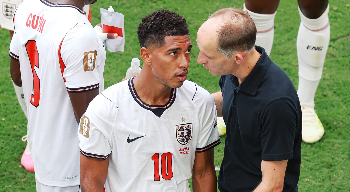 Anglia intră în semifinală după 2 duble ale lui Jude Bellingham și cu tensiuni între jucători și Thomas Tuchel