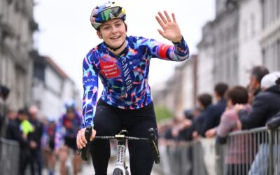 Ciclista Zoe Backstedt debutează în Turul Franței cu patru victorii la contratimp în palmares