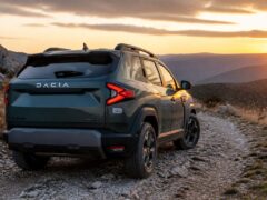 Dacia a prezentat Duster hybrid-G 150 4 4, cu sistem hibrid, GPL, automată și tracțiune integrală