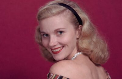 Eva Marie Saint a împlinit 102 ani și leagă o plimbare zilnică de o viață lungă și bună