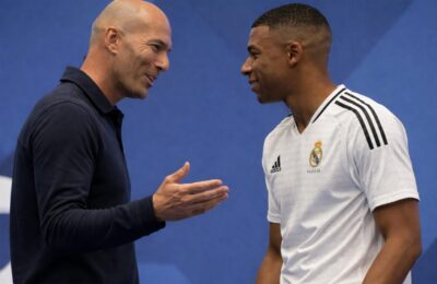 Zinédine Zidane este prezentat de Franța în fața a peste 120 de jurnaliști