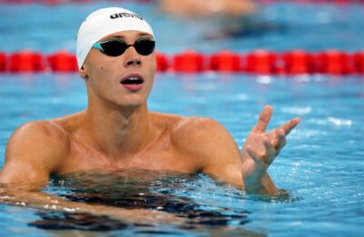 David Popovici s-a calificat în semifinale cu un timp mai bun decât bronzul olimpic