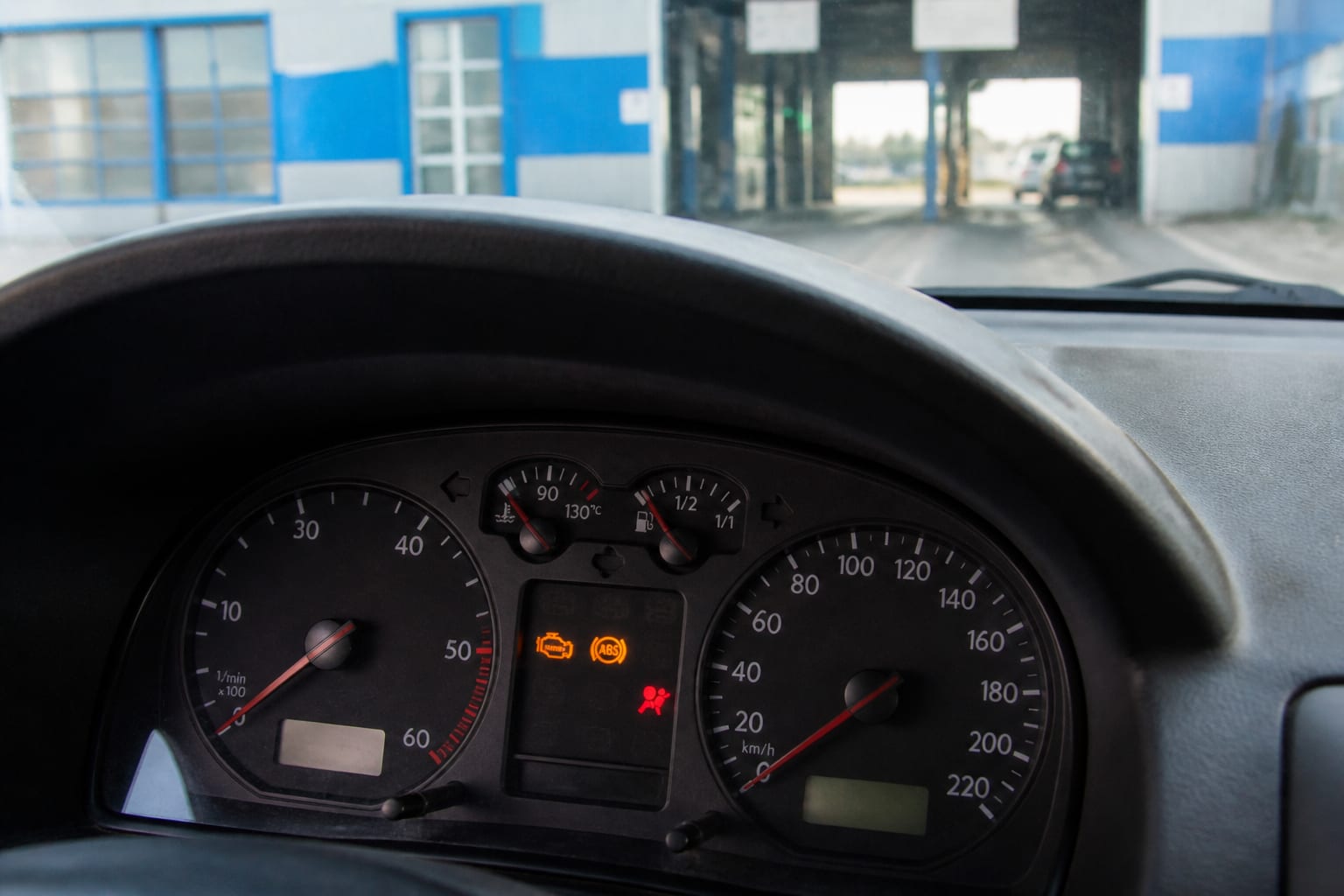 Mașinile cu martori aprinși în bord vor fi respinse la ITP din 2026