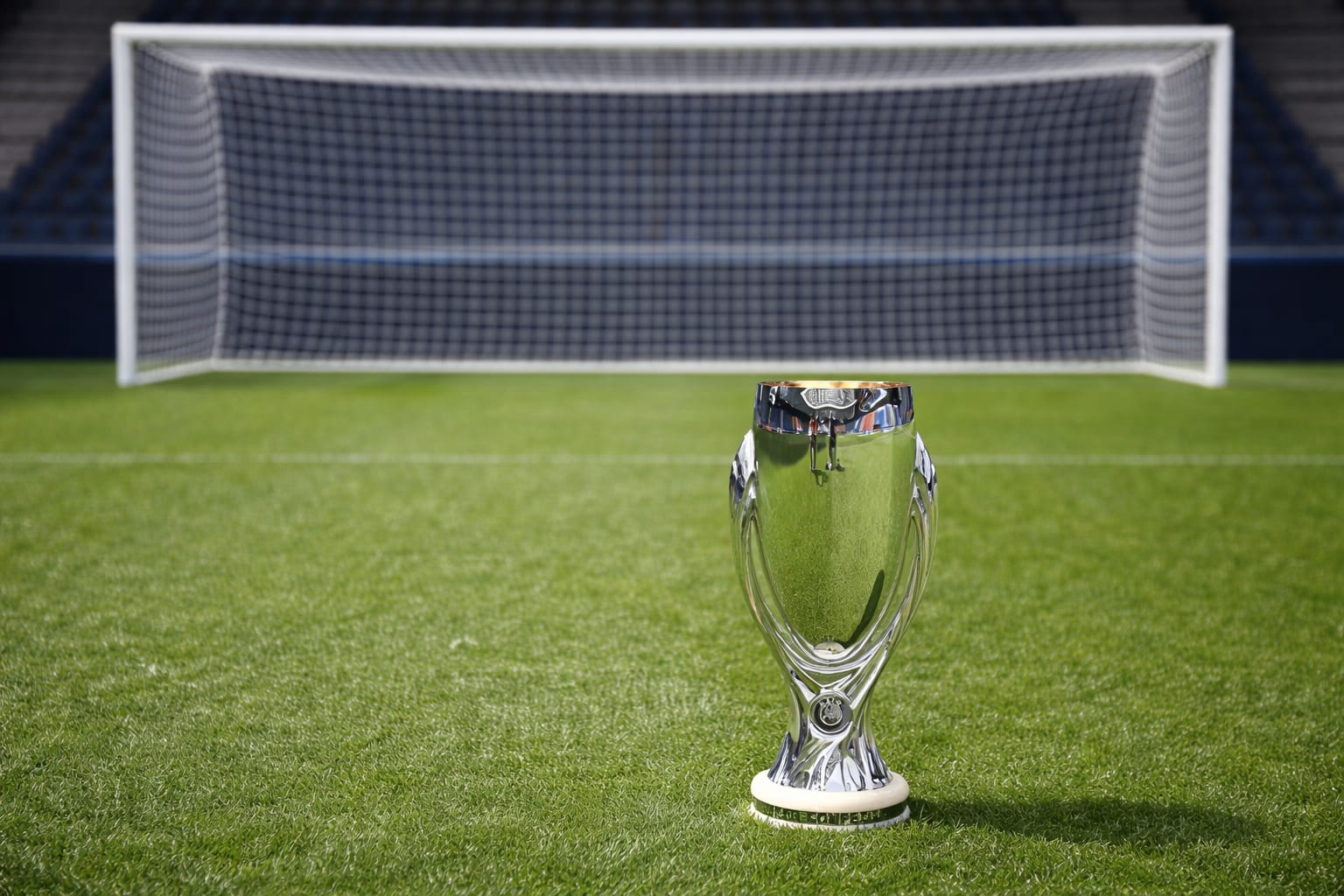 PSG conduce Aston Villa la pauza Supercupei Europei