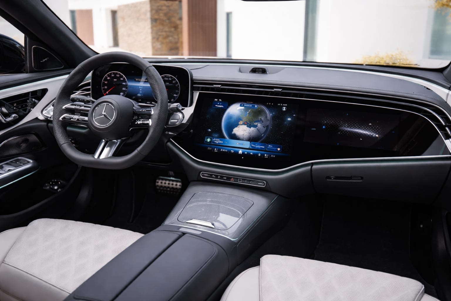 Șeful Mercedes-Benz admite că producătorii auto au exagerat cu ecranele tactile