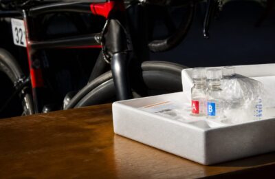 Testele antidoping nocturne din Turul Franței au stârnit controverse în pluton