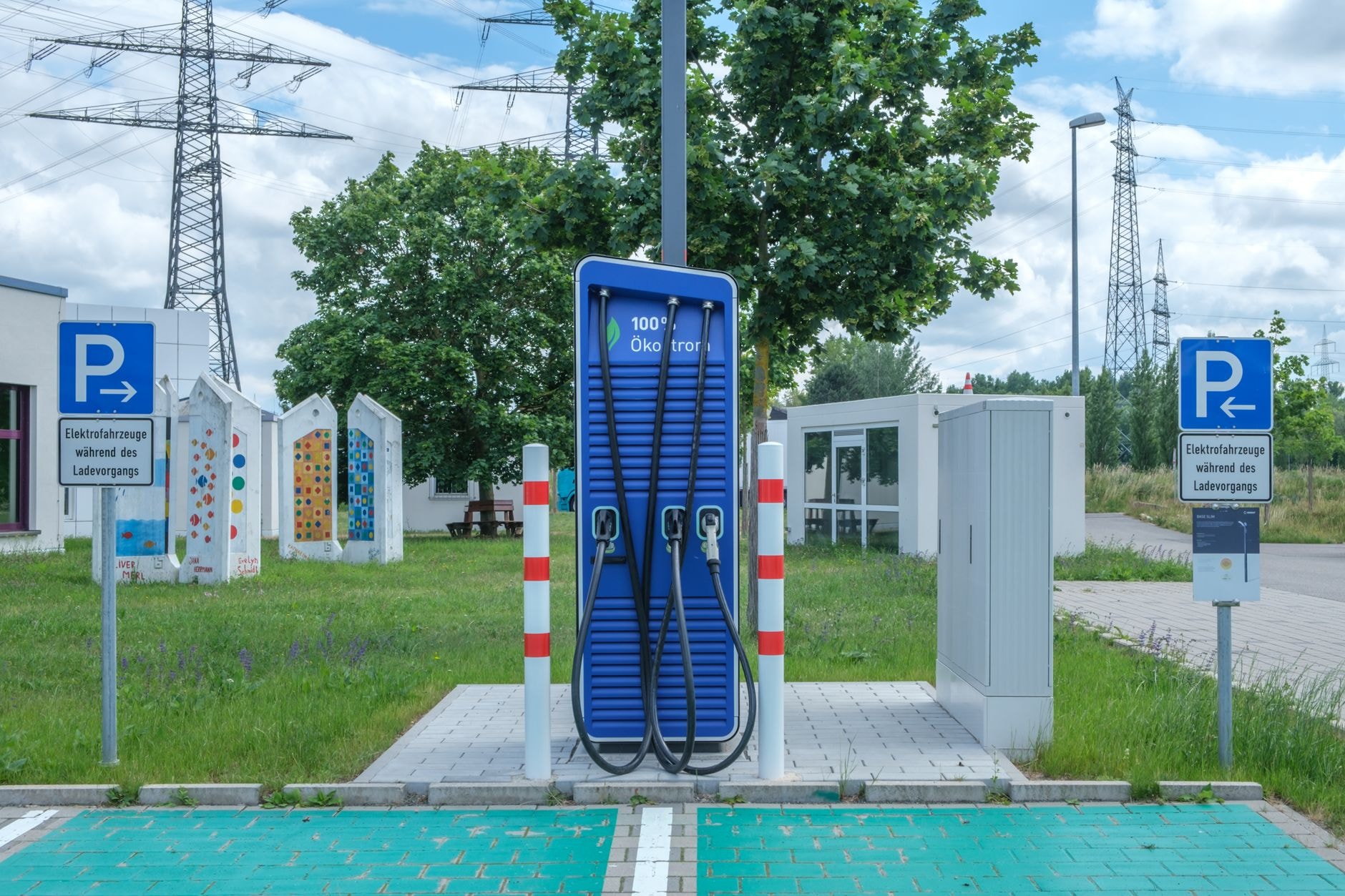 Stație de încărcare electrică