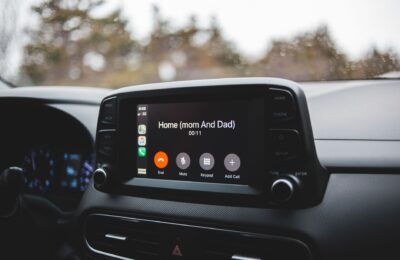 Un adaptor de 30 până la 50 de dolari poate elimina cablul CarPlay. Ce trebuie verificat înainte de cumpărare