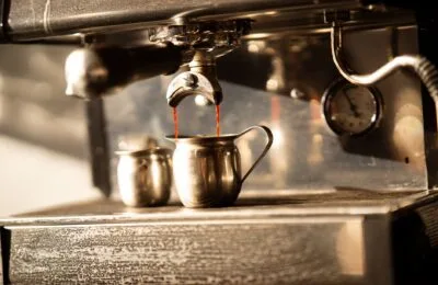 Câtă cofeină poate ajuta la ciclism, dacă un espresso conține 40-80 mg. Cum se aleg doza și momentul